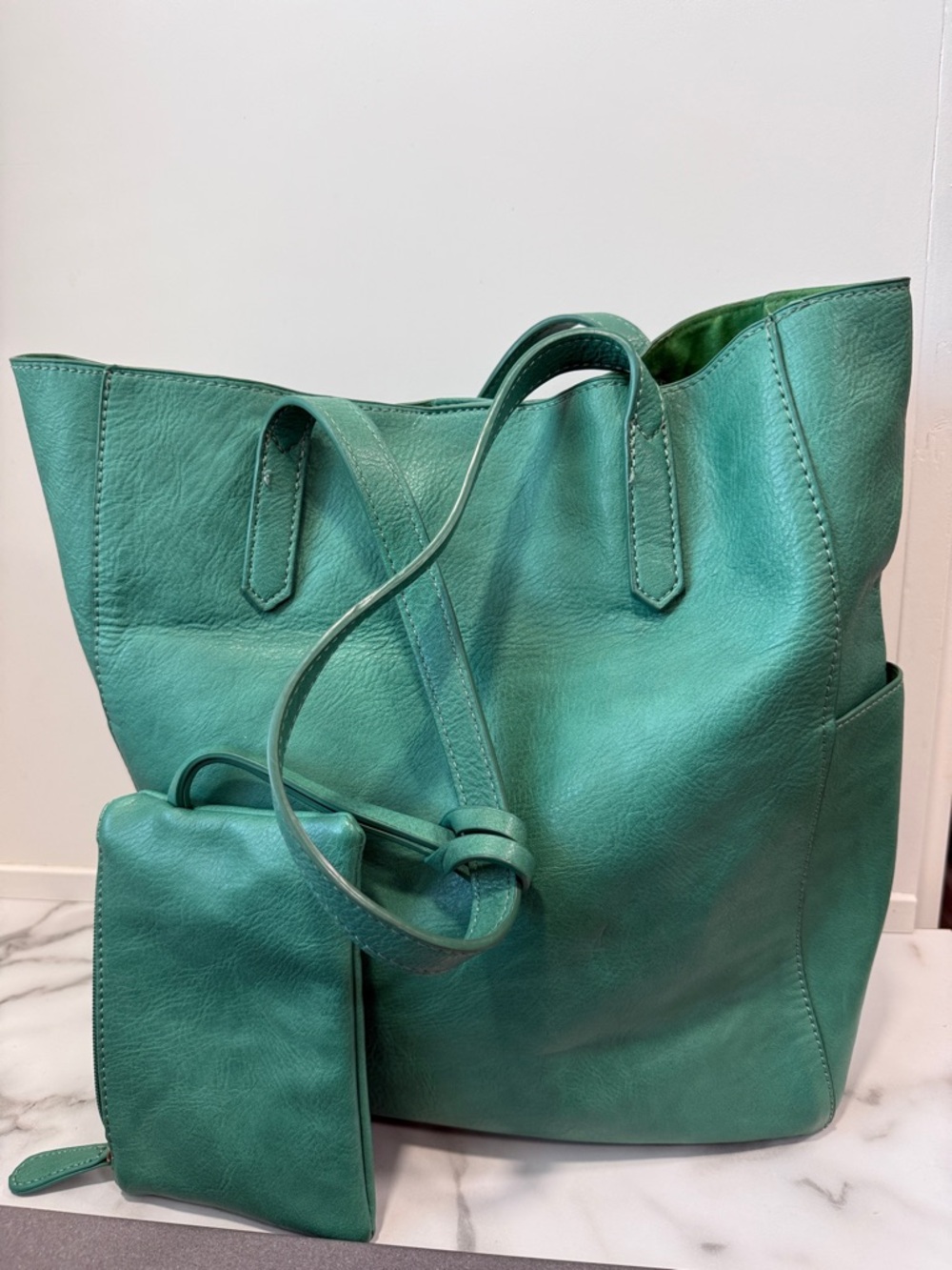 Susan Joy Taylor Oversized Turquoise Vegan Leather Tote Bag - Picture 3 of 13